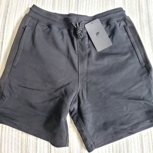 Fabletics - Medium 7" Shorts